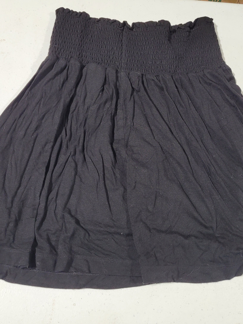 H&M Black Smocked Waist Circle Skirt - Picture 3 of 3